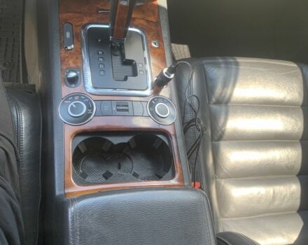 Черный Фольксваген Туарег, объемом двигателя 2.5 л и пробегом 403 тыс. км за 9200 $, фото 5 на Automoto.ua