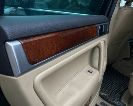 Черный Фольксваген Туарег, объемом двигателя 5 л и пробегом 225 тыс. км за 4099 $, фото 13 на Automoto.ua