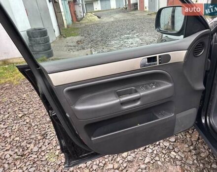 Черный Фольксваген Туарег, объемом двигателя 2.46 л и пробегом 225 тыс. км за 6450 $, фото 21 на Automoto.ua