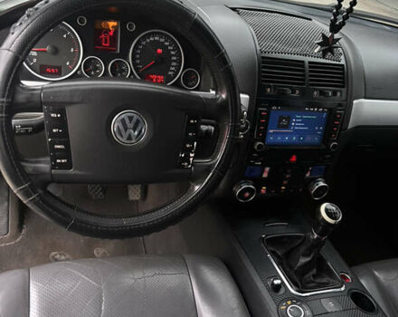 Черный Фольксваген Туарег, объемом двигателя 2.5 л и пробегом 427 тыс. км за 7700 $, фото 16 на Automoto.ua