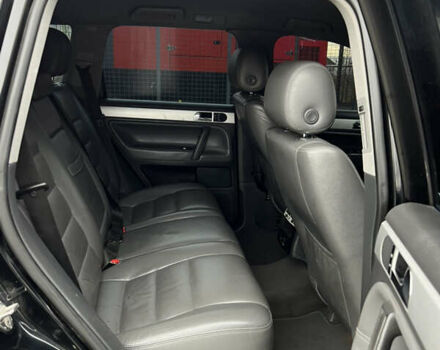 Черный Фольксваген Туарег, объемом двигателя 2.5 л и пробегом 427 тыс. км за 7700 $, фото 29 на Automoto.ua