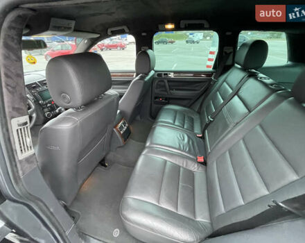 Черный Фольксваген Туарег, объемом двигателя 2.97 л и пробегом 370 тыс. км за 7700 $, фото 20 на Automoto.ua