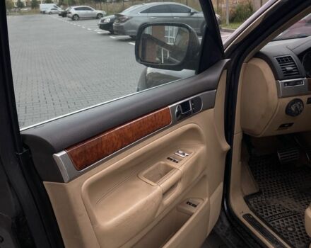 Черный Фольксваген Туарег, объемом двигателя 5 л и пробегом 225 тыс. км за 4099 $, фото 15 на Automoto.ua