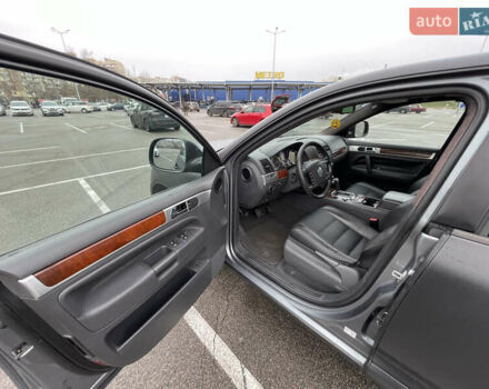 Черный Фольксваген Туарег, объемом двигателя 2.97 л и пробегом 370 тыс. км за 7700 $, фото 17 на Automoto.ua