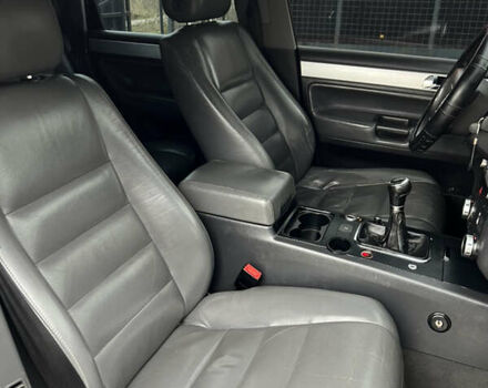 Черный Фольксваген Туарег, объемом двигателя 2.46 л и пробегом 426 тыс. км за 7400 $, фото 33 на Automoto.ua