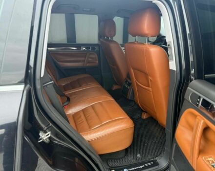 Черный Фольксваген Туарег, объемом двигателя 2.5 л и пробегом 260 тыс. км за 8000 $, фото 5 на Automoto.ua