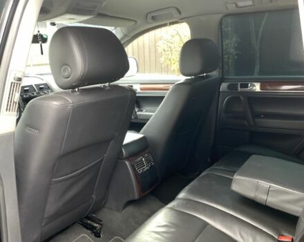 Черный Фольксваген Туарег, объемом двигателя 2.5 л и пробегом 399 тыс. км за 2400 $, фото 7 на Automoto.ua