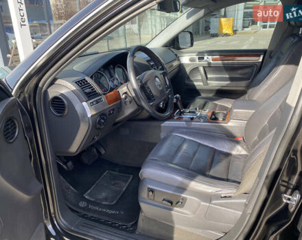 Чорний Фольксваген Туарег, об'ємом двигуна 3.2 л та пробігом 256 тис. км за 9200 $, фото 5 на Automoto.ua