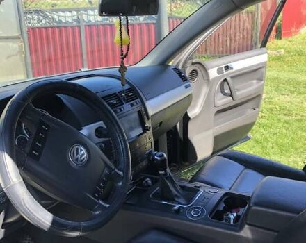 Черный Фольксваген Туарег, объемом двигателя 2.5 л и пробегом 238 тыс. км за 9500 $, фото 7 на Automoto.ua