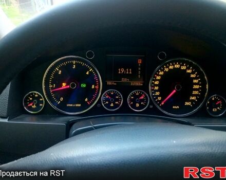 Черный Фольксваген Туарег, объемом двигателя 2.5 л и пробегом 317 тыс. км за 8500 $, фото 10 на Automoto.ua