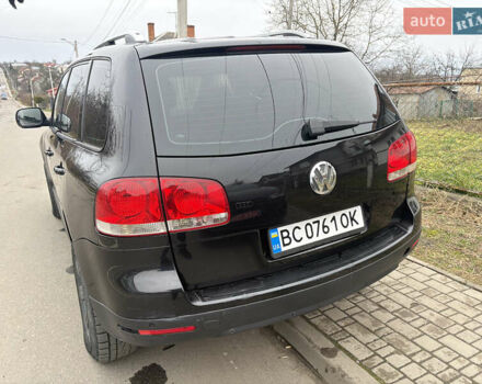 Черный Фольксваген Туарег, объемом двигателя 2.51 л и пробегом 321 тыс. км за 5999 $, фото 4 на Automoto.ua