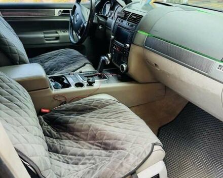 Чорний Фольксваген Туарег, об'ємом двигуна 2.46 л та пробігом 330 тис. км за 7300 $, фото 5 на Automoto.ua