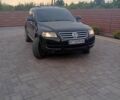 Черный Фольксваген Туарег, объемом двигателя 2.46 л и пробегом 330 тыс. км за 7900 $, фото 3 на Automoto.ua