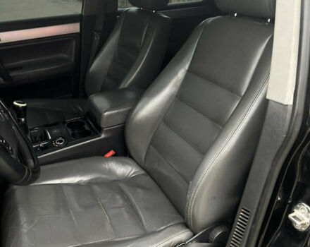 Черный Фольксваген Туарег, объемом двигателя 2.46 л и пробегом 426 тыс. км за 7400 $, фото 20 на Automoto.ua