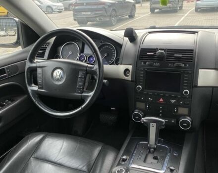 Черный Фольксваген Туарег, объемом двигателя 3 л и пробегом 270 тыс. км за 8750 $, фото 7 на Automoto.ua