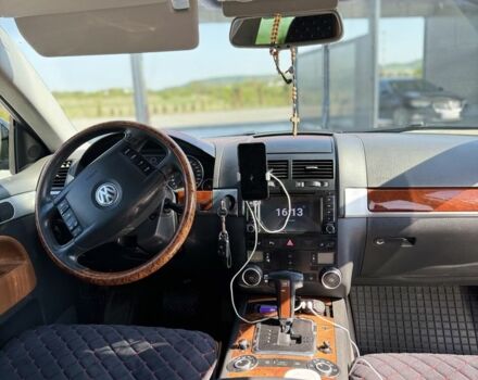 Черный Фольксваген Туарег, объемом двигателя 3 л и пробегом 270 тыс. км за 9990 $, фото 6 на Automoto.ua