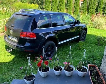 Черный Фольксваген Туарег, объемом двигателя 3 л и пробегом 200 тыс. км за 13000 $, фото 3 на Automoto.ua