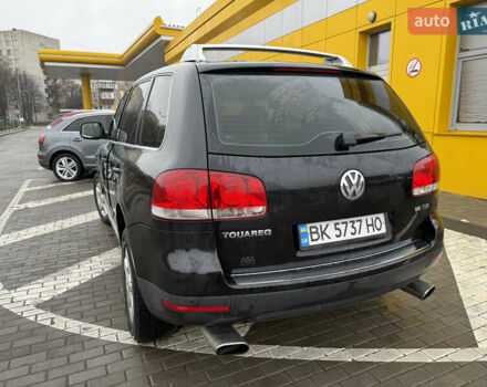 Черный Фольксваген Туарег, объемом двигателя 2.97 л и пробегом 329 тыс. км за 9500 $, фото 8 на Automoto.ua