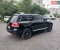 Черный Фольксваген Туарег, объемом двигателя 3.2 л и пробегом 280 тыс. км за 7700 $, фото 5 на Automoto.ua