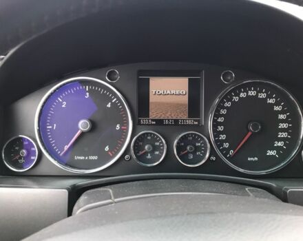 Черный Фольксваген Туарег, объемом двигателя 3 л и пробегом 212 тыс. км за 8555 $, фото 4 на Automoto.ua