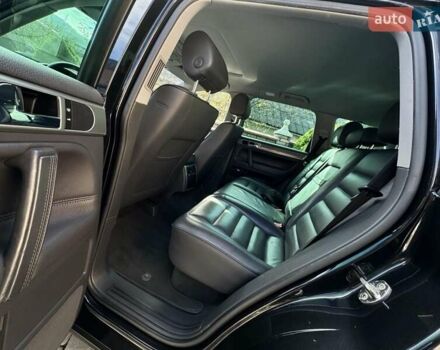 Черный Фольксваген Туарег, объемом двигателя 3 л и пробегом 187 тыс. км за 12000 $, фото 18 на Automoto.ua