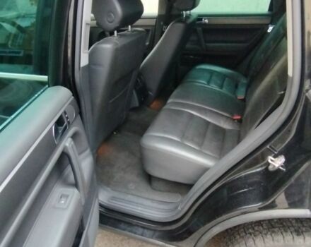 Чорний Фольксваген Туарег, об'ємом двигуна 3 л та пробігом 326 тис. км за 5500 $, фото 6 на Automoto.ua