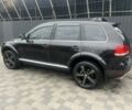 Черный Фольксваген Туарег, объемом двигателя 4.2 л и пробегом 250 тыс. км за 7777 $, фото 3 на Automoto.ua