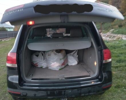 Черный Фольксваген Туарег, объемом двигателя 0 л и пробегом 281 тыс. км за 4500 $, фото 2 на Automoto.ua