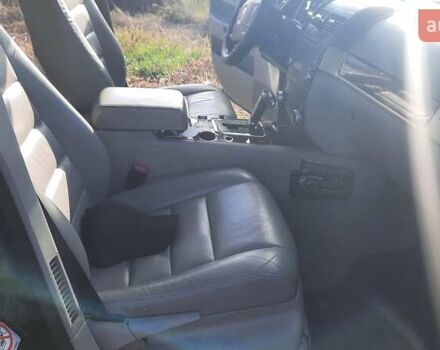 Черный Фольксваген Туарег, объемом двигателя 2.46 л и пробегом 245 тыс. км за 8500 $, фото 13 на Automoto.ua