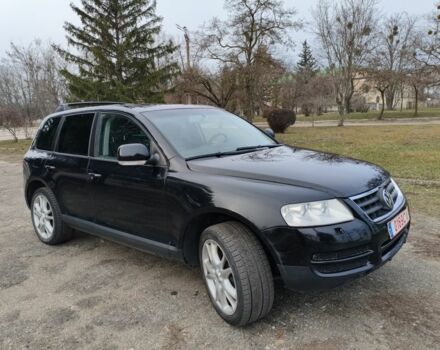 Черный Фольксваген Туарег, объемом двигателя 3 л и пробегом 300 тыс. км за 6500 $, фото 2 на Automoto.ua
