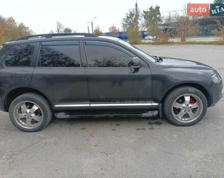 Черный Фольксваген Туарег, объемом двигателя 2.46 л и пробегом 288 тыс. км за 6800 $, фото 4 на Automoto.ua