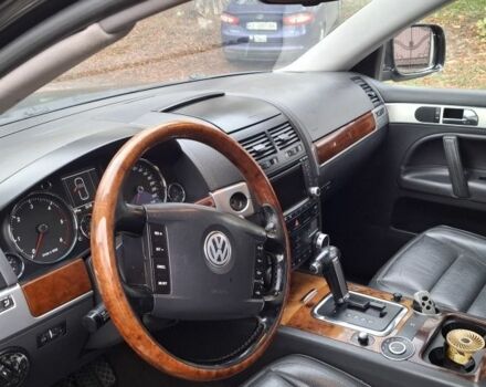 Черный Фольксваген Туарег, объемом двигателя 2.5 л и пробегом 268 тыс. км за 9500 $, фото 1 на Automoto.ua