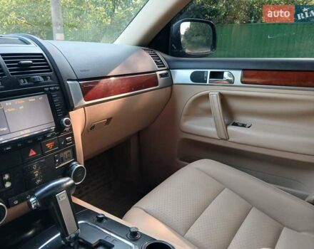 Черный Фольксваген Туарег, объемом двигателя 3.2 л и пробегом 280 тыс. км за 7700 $, фото 8 на Automoto.ua