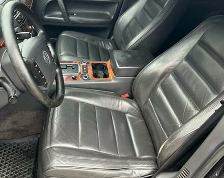 Черный Фольксваген Туарег, объемом двигателя 3 л и пробегом 325 тыс. км за 5900 $, фото 8 на Automoto.ua