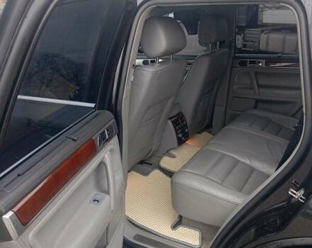 Черный Фольксваген Туарег, объемом двигателя 4.17 л и пробегом 316 тыс. км за 7500 $, фото 7 на Automoto.ua