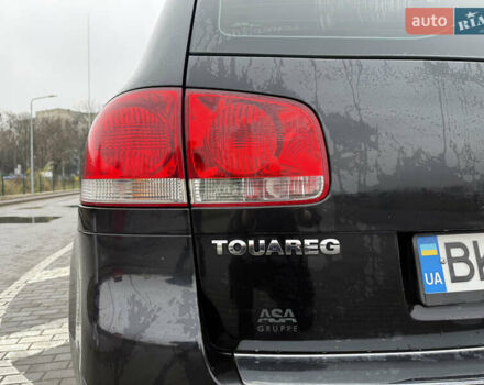 Черный Фольксваген Туарег, объемом двигателя 2.97 л и пробегом 329 тыс. км за 9500 $, фото 9 на Automoto.ua