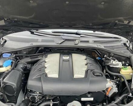 Черный Фольксваген Туарег, объемом двигателя 2.97 л и пробегом 390 тыс. км за 8700 $, фото 17 на Automoto.ua