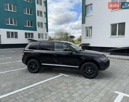 Черный Фольксваген Туарег, объемом двигателя 2.97 л и пробегом 325 тыс. км за 8850 $, фото 3 на Automoto.ua