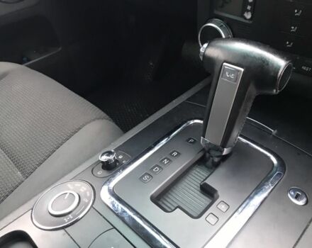 Черный Фольксваген Туарег, объемом двигателя 3 л и пробегом 212 тыс. км за 8555 $, фото 12 на Automoto.ua