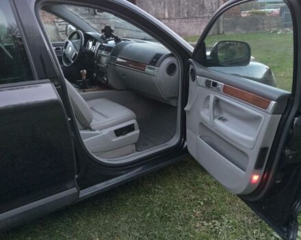 Черный Фольксваген Туарег, объемом двигателя 0 л и пробегом 281 тыс. км за 4500 $, фото 3 на Automoto.ua