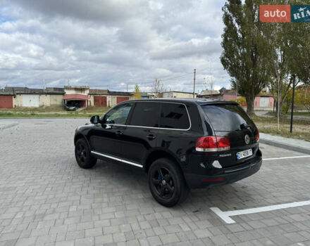 Черный Фольксваген Туарег, объемом двигателя 2.97 л и пробегом 325 тыс. км за 8850 $, фото 5 на Automoto.ua