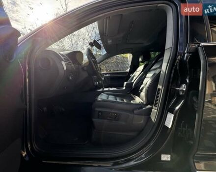 Черный Фольксваген Туарег, объемом двигателя 3 л и пробегом 187 тыс. км за 12000 $, фото 13 на Automoto.ua