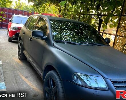 Черный Фольксваген Туарег, объемом двигателя 5 л и пробегом 168 тыс. км за 6300 $, фото 6 на Automoto.ua
