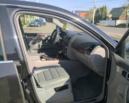 Чорний Фольксваген Туарег, об'ємом двигуна 4.9 л та пробігом 370 тис. км за 8700 $, фото 4 на Automoto.ua