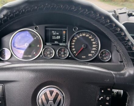 Черный Фольксваген Туарег, объемом двигателя 3 л и пробегом 408 тыс. км за 10500 $, фото 13 на Automoto.ua