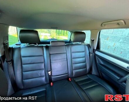 Черный Фольксваген Туарег, объемом двигателя 3 л и пробегом 200 тыс. км за 13000 $, фото 8 на Automoto.ua