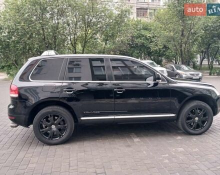 Черный Фольксваген Туарег, объемом двигателя 3.2 л и пробегом 280 тыс. км за 7700 $, фото 3 на Automoto.ua