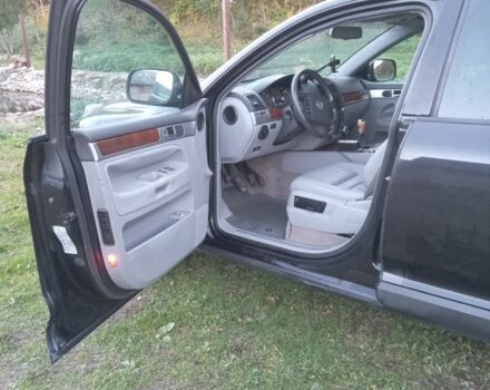 Черный Фольксваген Туарег, объемом двигателя 0 л и пробегом 281 тыс. км за 4500 $, фото 2 на Automoto.ua