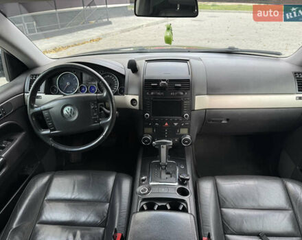 Черный Фольксваген Туарег, объемом двигателя 2.97 л и пробегом 325 тыс. км за 8850 $, фото 24 на Automoto.ua