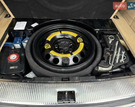 Черный Фольксваген Туарег, объемом двигателя 2.97 л и пробегом 329 тыс. км за 9500 $, фото 25 на Automoto.ua